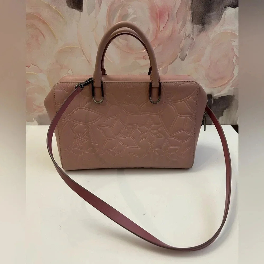 ! Carolina Herrera leather light pink Handbag